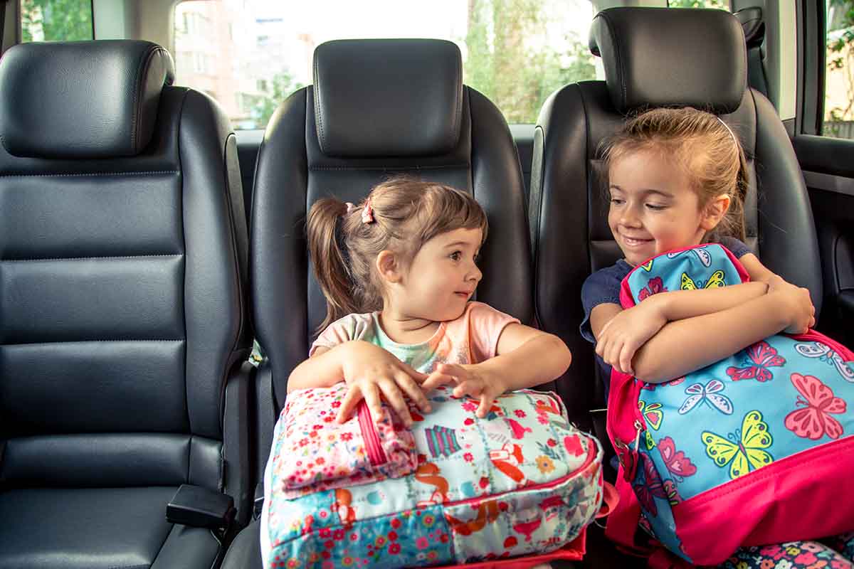 coche alquiler niños equipaje peso máximo seguridad